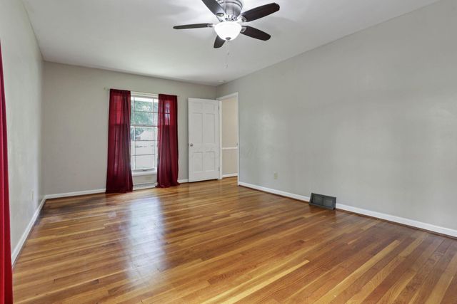 498 Marion Manor Woods, Newark, OH 43055