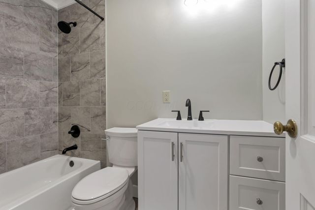 498 Marion Manor Woods, Newark, OH 43055