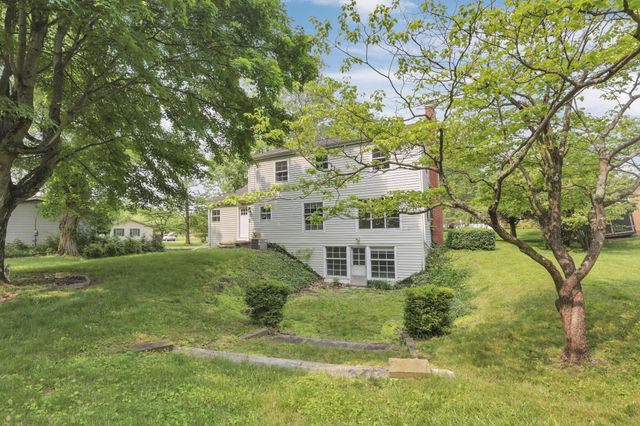 498 Marion Manor Woods, Newark, OH 43055