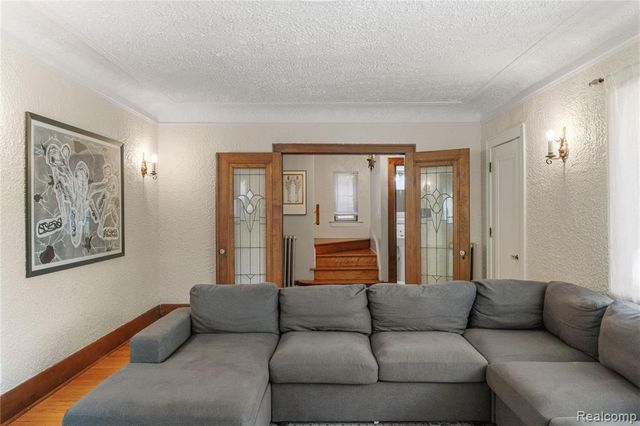 16614 Edinborough Road, Detroit, MI 48219