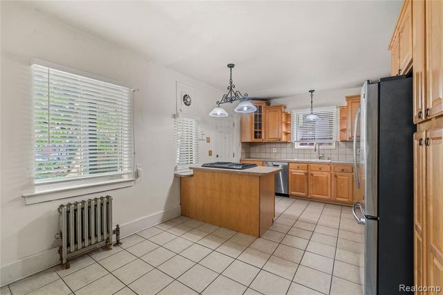 16614 Edinborough Road, Detroit, MI 48219