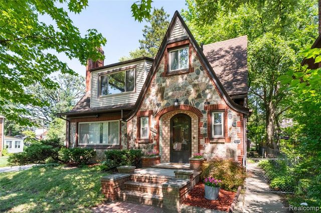 16614 Edinborough Road, Detroit, MI 48219