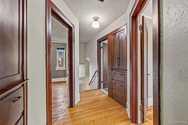 16614 Edinborough Road, Detroit, MI 48219