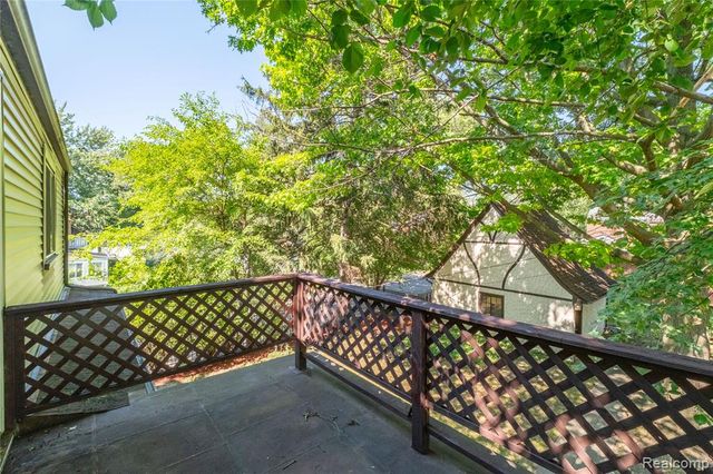 16614 Edinborough Road, Detroit, MI 48219