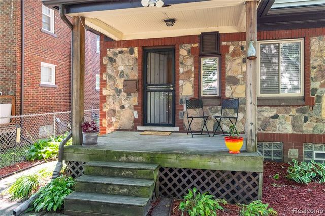 16614 Edinborough Road, Detroit, MI 48219