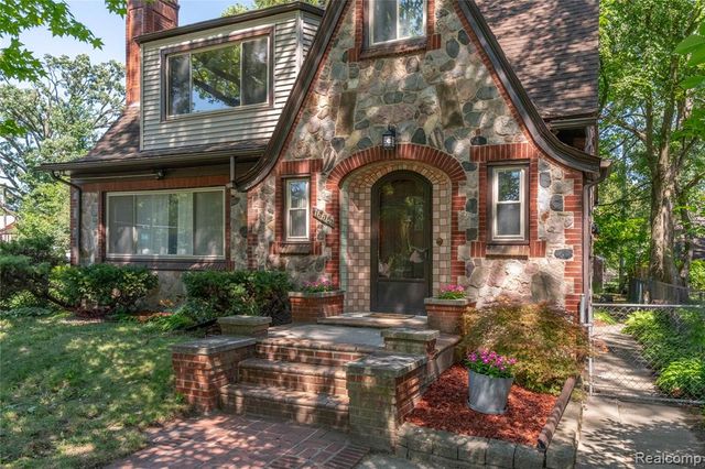 16614 Edinborough Road, Detroit, MI 48219
