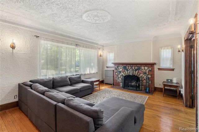 16614 Edinborough Road, Detroit, MI 48219
