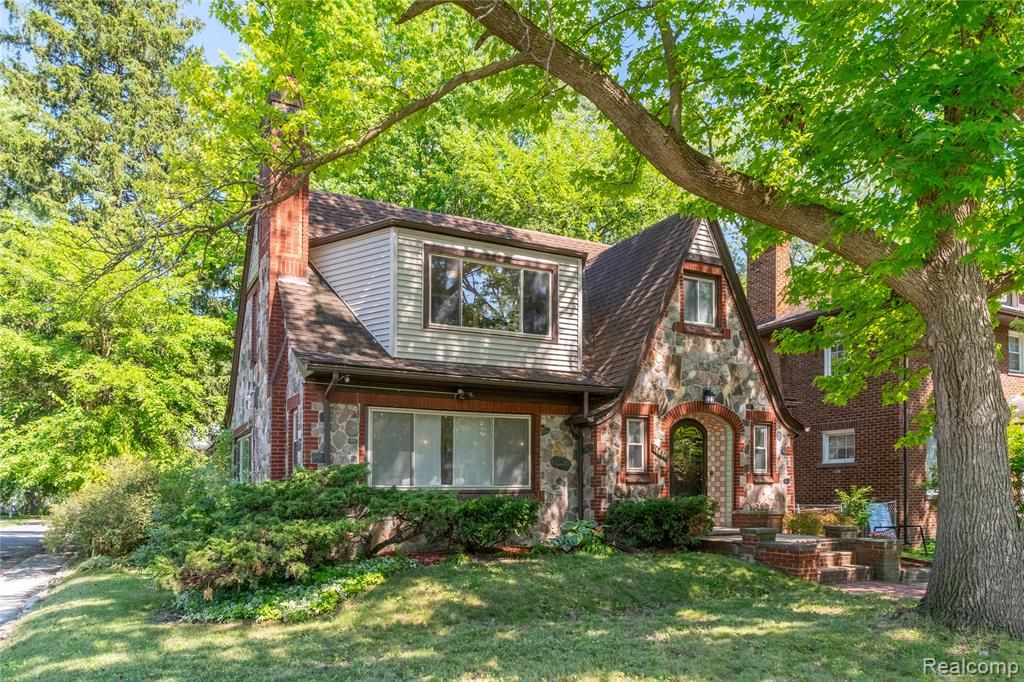16614 Edinborough Road, Detroit, MI 48219