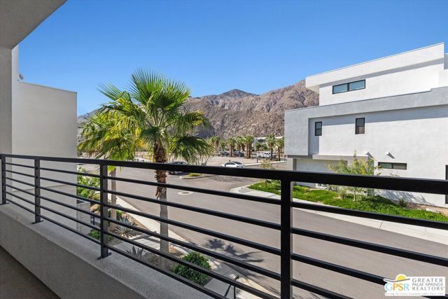906 Cameron Center Drive, Palm Springs, CA 92264