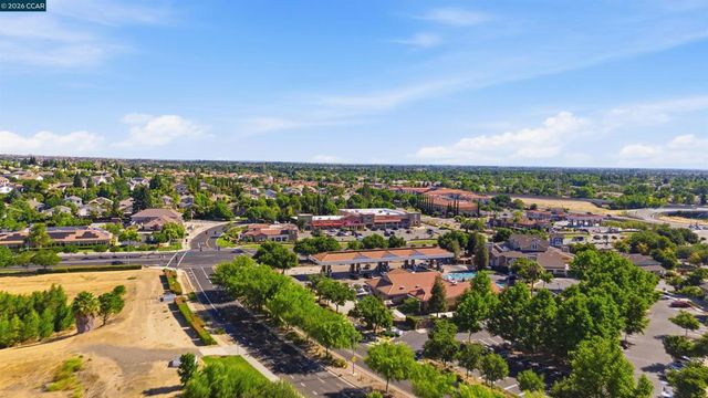 206 Chaparral Dr, Brentwood, CA 94513