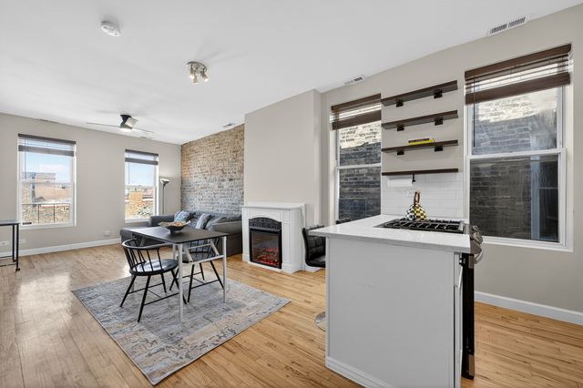 1324 W Huron Street 4R, Chicago, IL 60642