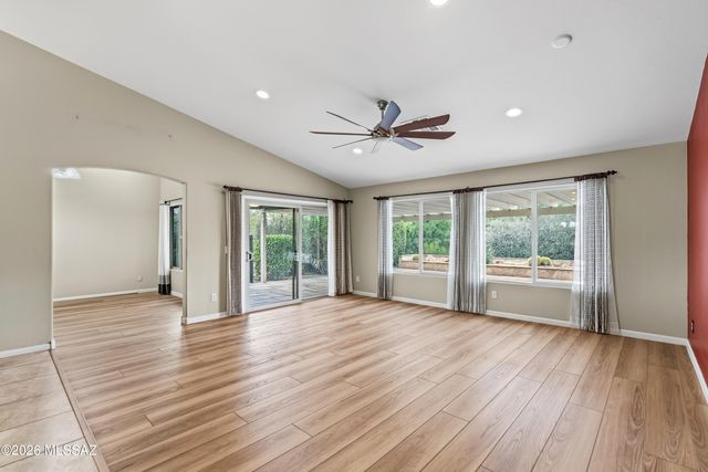 2350 E Skywalker Way, Green Valley, AZ 85614