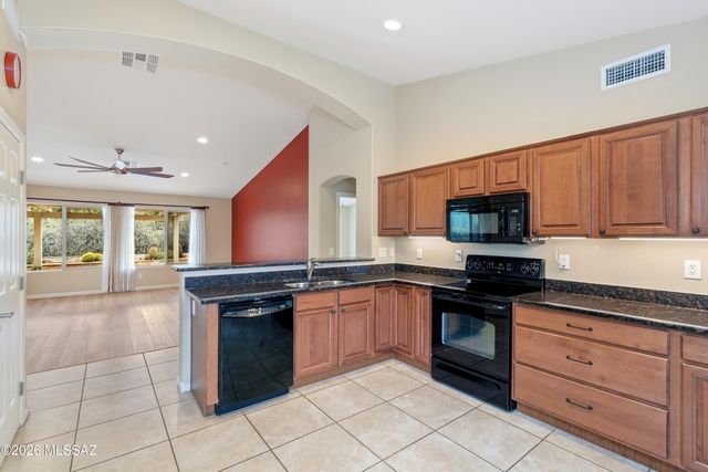 2350 E Skywalker Way, Green Valley, AZ 85614