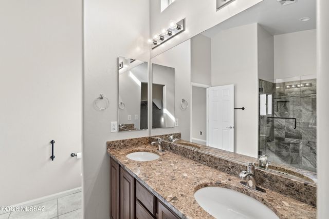 2350 E Skywalker Way, Green Valley, AZ 85614