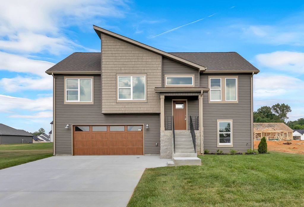 211 Donegal Dr, Clarksville, TN 37042