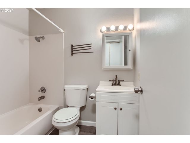 2702 Se 138TH Ave 13, Portland, OR 97236