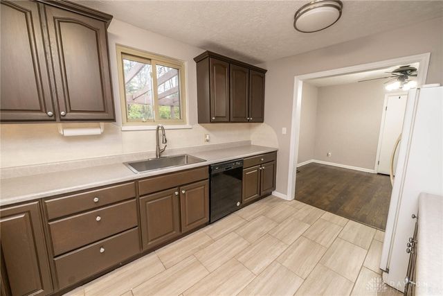 7851 Volk Drive, Dayton, OH 45415