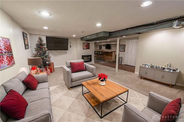 7851 Volk Drive, Dayton, OH 45415