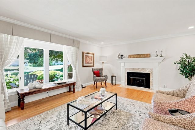 93 Wheel Meadow Dr, Longmeadow, MA 01106