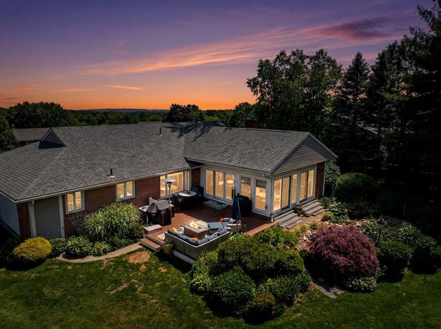 93 Wheel Meadow Dr, Longmeadow, MA 01106