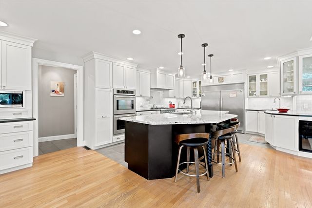 93 Wheel Meadow Dr, Longmeadow, MA 01106
