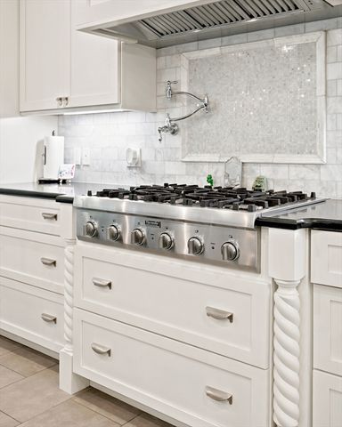 93 Wheel Meadow Dr, Longmeadow, MA 01106