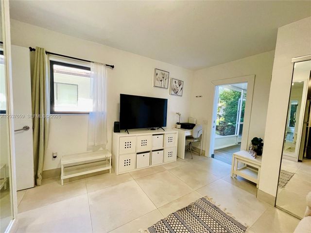38 NW 52nd Street 1, Miami, FL 33127