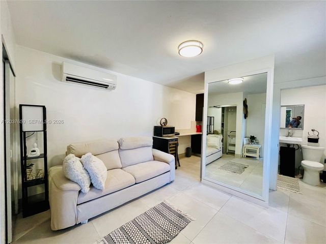 38 NW 52nd Street 1, Miami, FL 33127