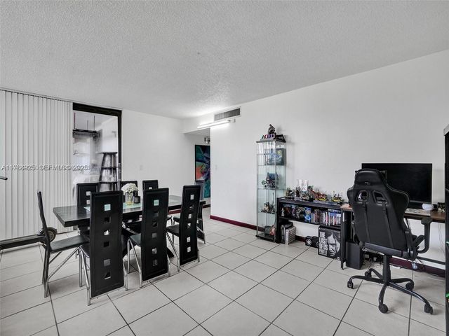 20301 NE 30th Avenue 122-5, Aventura, FL 33180