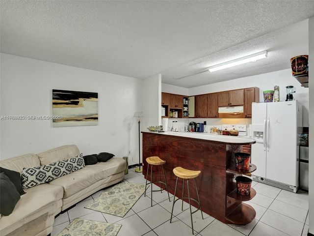 20301 NE 30th Avenue 122-5, Aventura, FL 33180