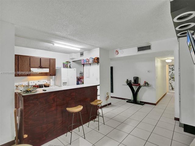 20301 NE 30th Avenue 122-5, Aventura, FL 33180