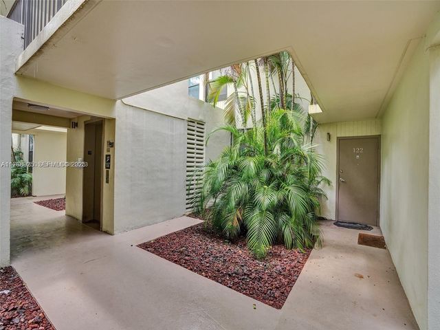 20301 NE 30th Avenue 122-5, Aventura, FL 33180