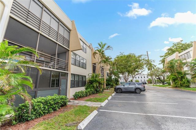 20301 NE 30th Avenue 122-5, Aventura, FL 33180