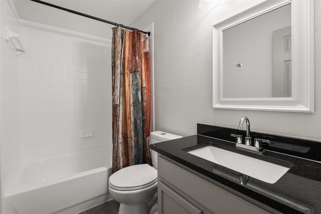 8205 Cedarcrest Lane, Fort Worth, TX 76123