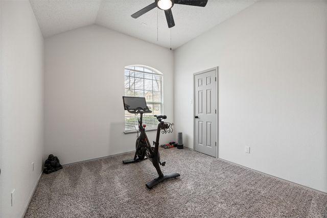 8205 Cedarcrest Lane, Fort Worth, TX 76123