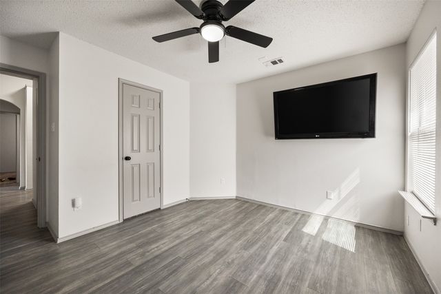 8205 Cedarcrest Lane, Fort Worth, TX 76123