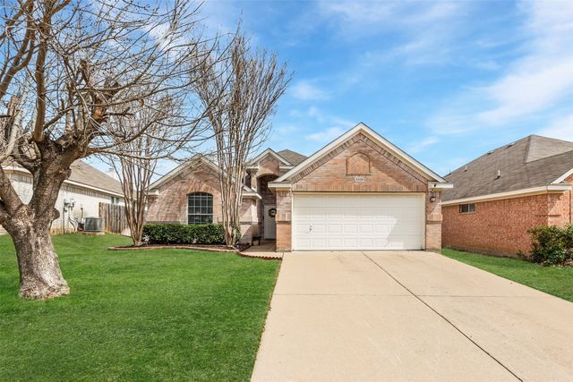 8205 Cedarcrest Lane, Fort Worth, TX 76123