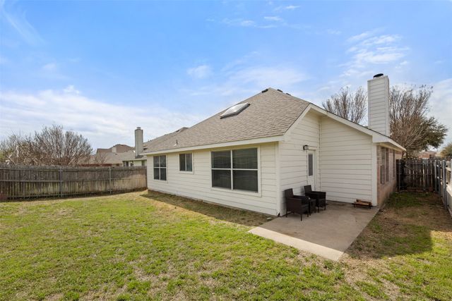 8205 Cedarcrest Lane, Fort Worth, TX 76123