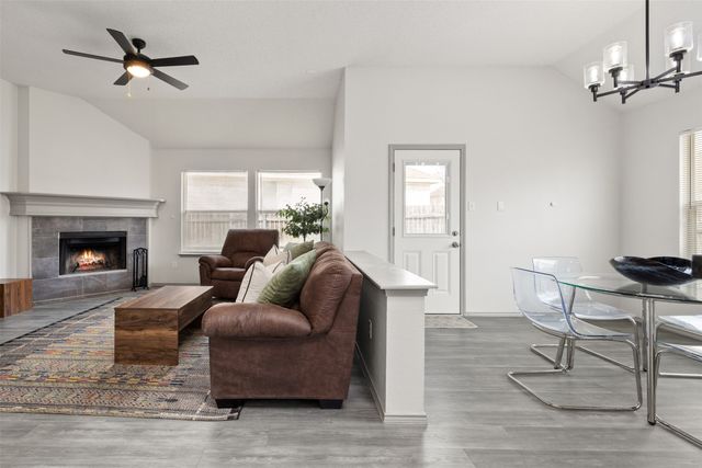 8205 Cedarcrest Lane, Fort Worth, TX 76123