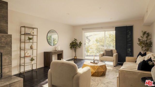 2882 Palmer Drive, Los Angeles, CA 90065