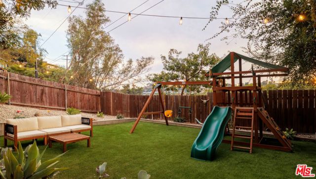 2882 Palmer Drive, Los Angeles, CA 90065