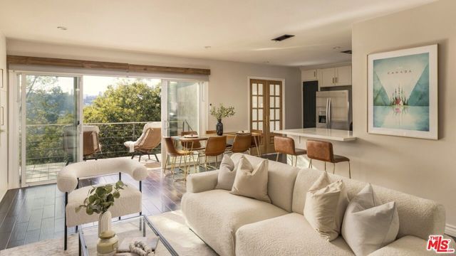 2882 Palmer Drive, Los Angeles, CA 90065