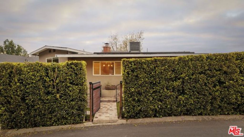 2882 Palmer Drive, Los Angeles, CA 90065