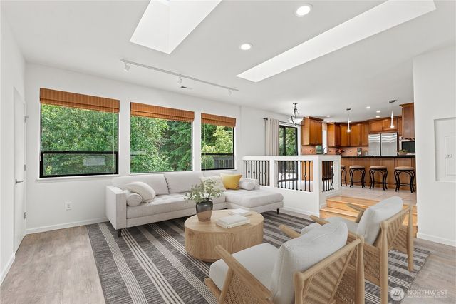 21401 52nd Avenue SE, Woodinville, WA 98072