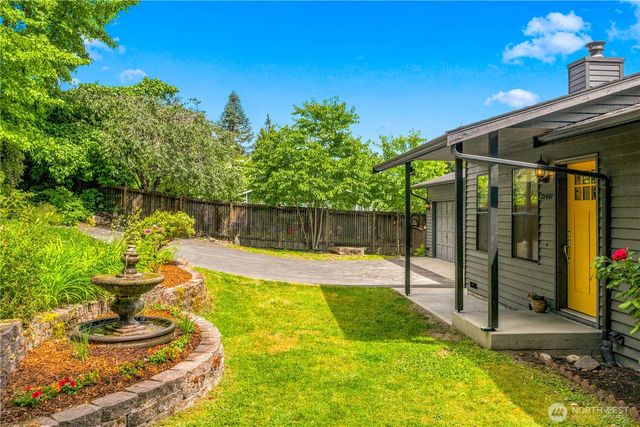 21401 52nd Avenue SE, Woodinville, WA 98072