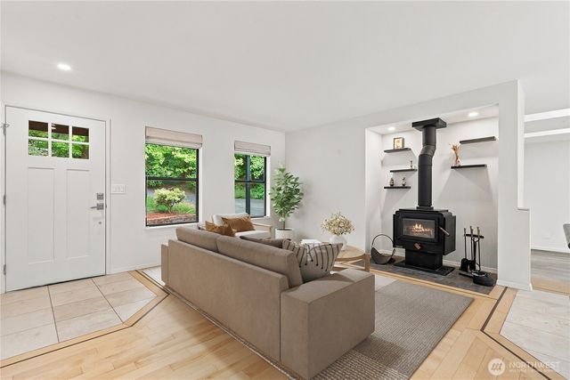 21401 52nd Avenue SE, Woodinville, WA 98072