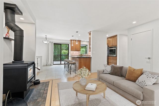 21401 52nd Avenue SE, Woodinville, WA 98072