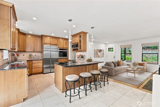 21401 52nd Avenue SE, Woodinville, WA 98072