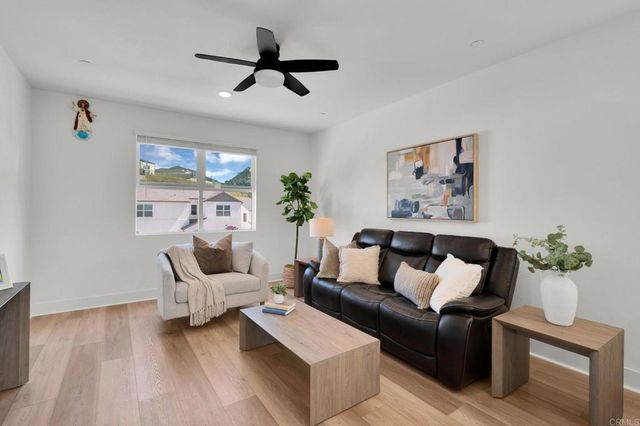 35374 Orchard Trail, Fallbrook, CA 92028