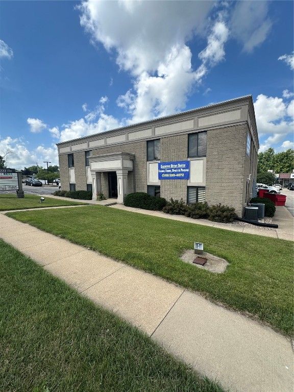222 EDGEWOOD Road NW 101-103, Cedar Rapids, IA 52405